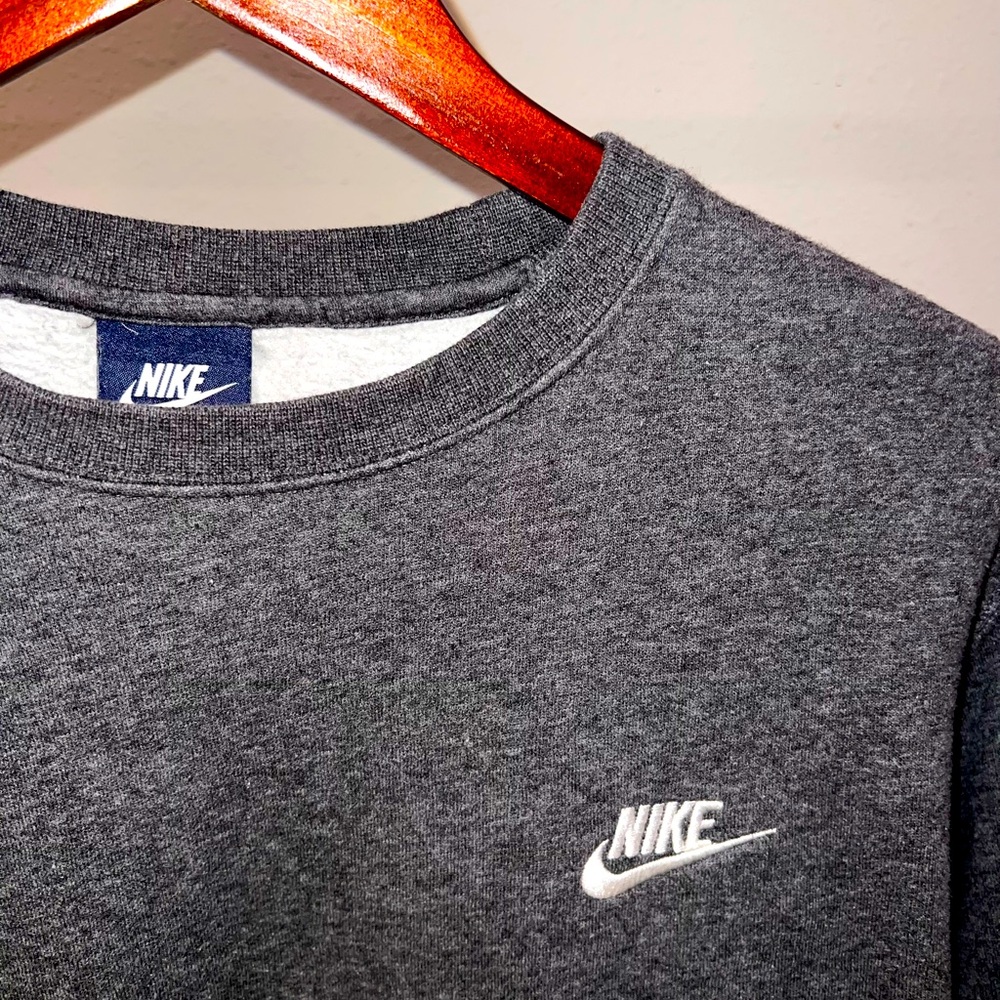Nike women’s crewneck